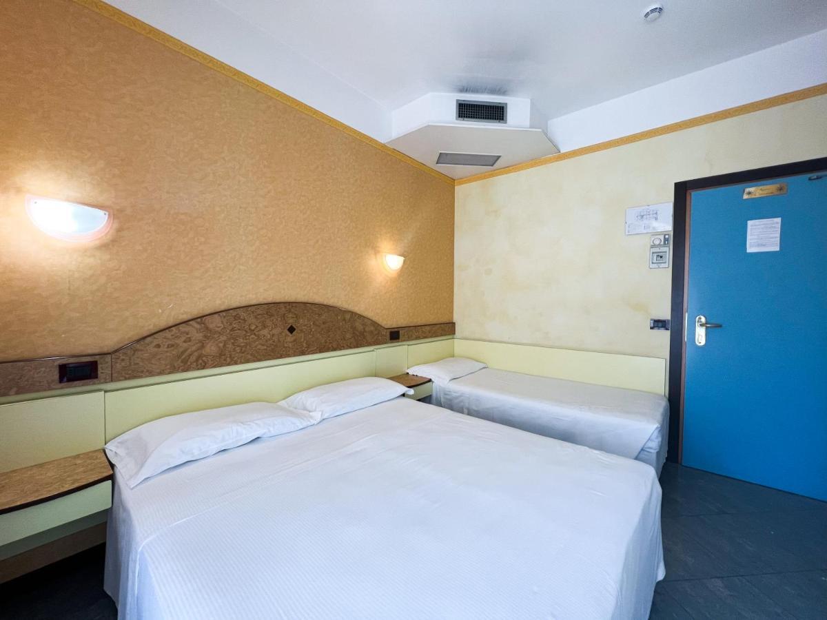Hotel Soleblu Rimini Exteriör bild