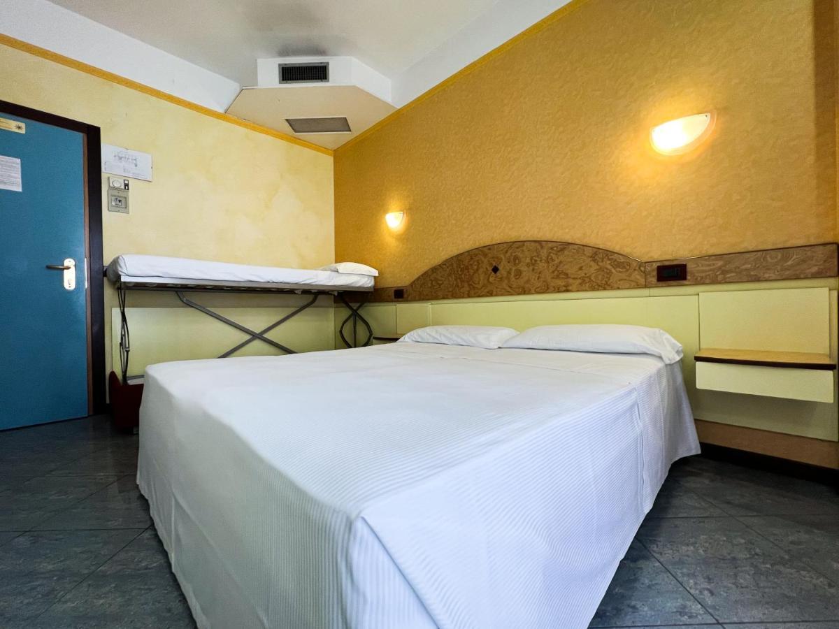 Hotel Soleblu Rimini Exteriör bild