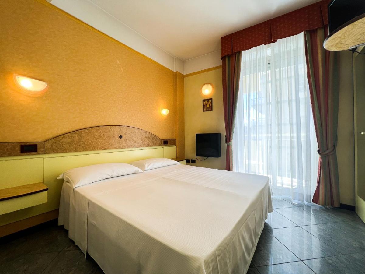 Hotel Soleblu Rimini Exteriör bild