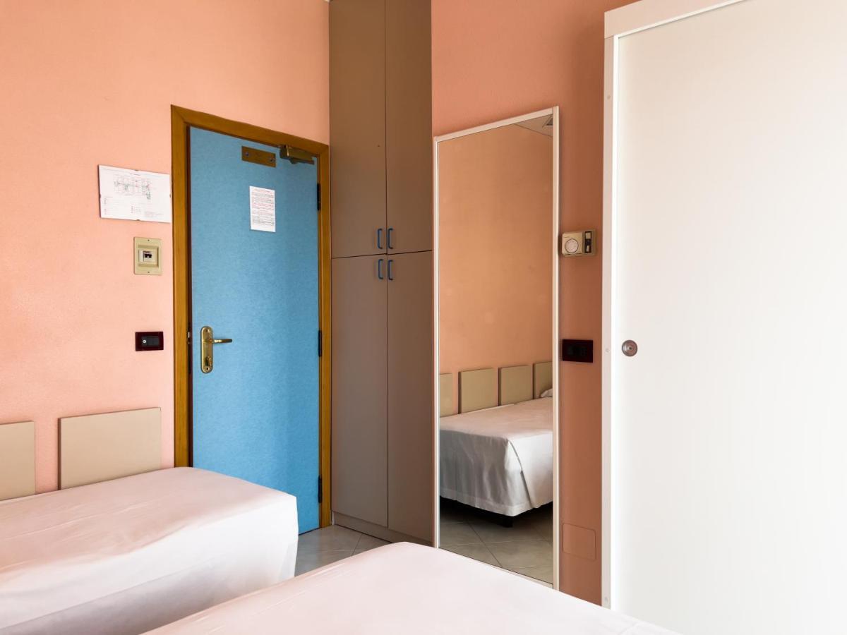 Hotel Soleblu Rimini Exteriör bild
