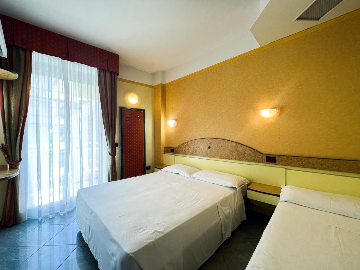 Hotel Soleblu Rimini Exteriör bild