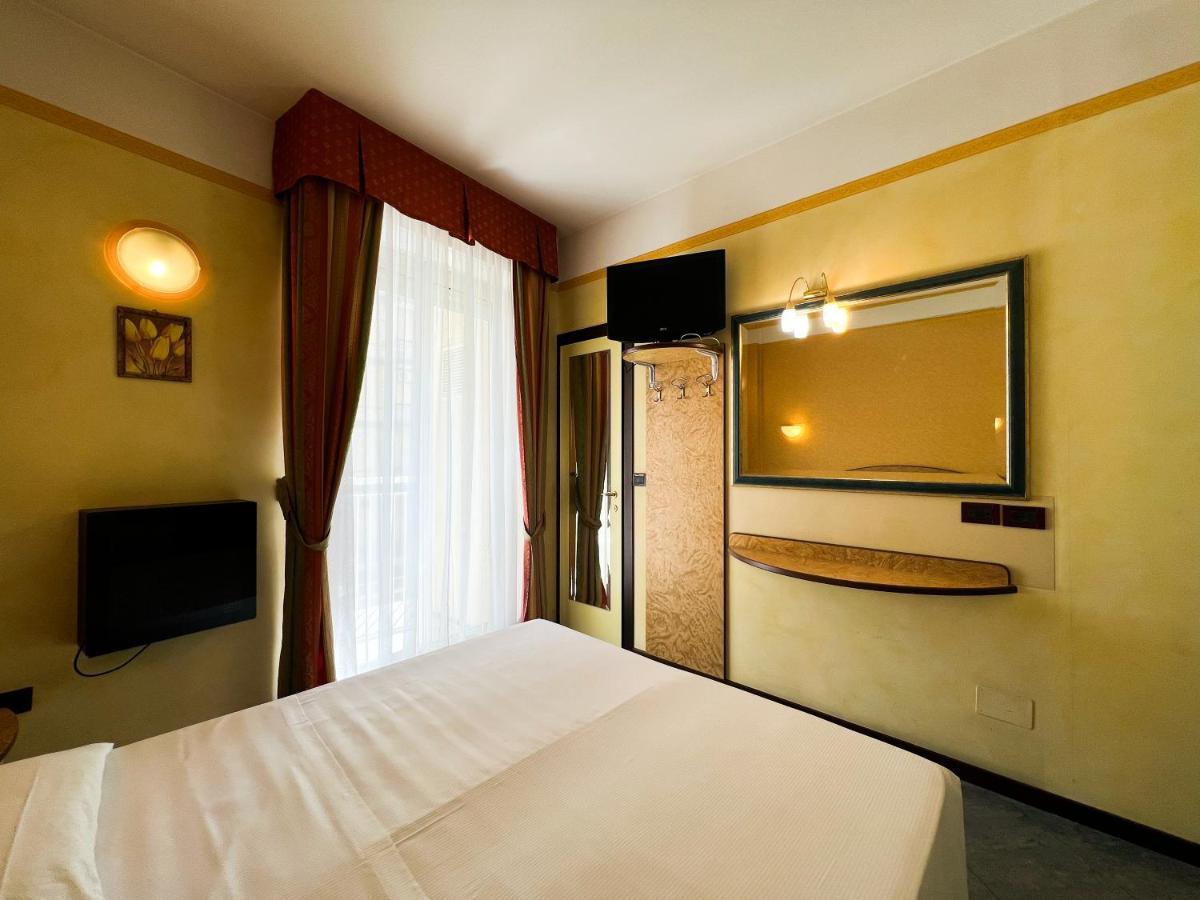 Hotel Soleblu Rimini Exteriör bild