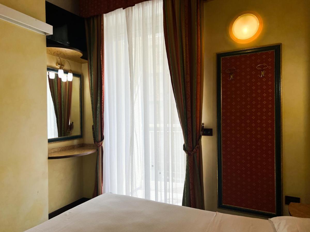 Hotel Soleblu Rimini Exteriör bild